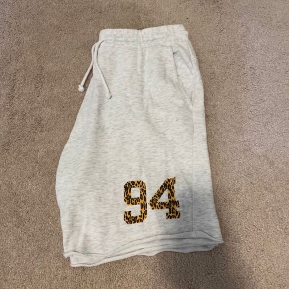 H&M Causal wear Shorts - Picture 3 of 5